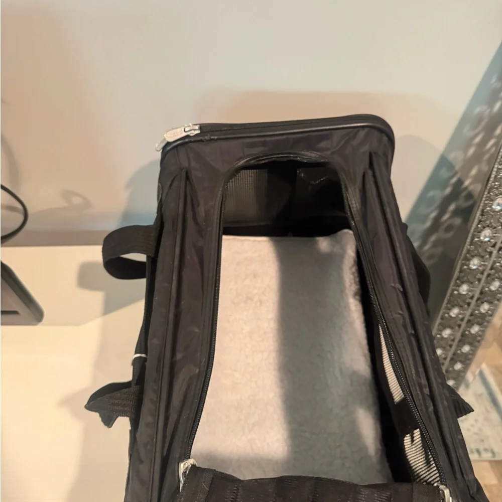 Black Portable Pet Carrier Bag for Dogs and Small Pets